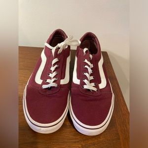 Women’s 9.5 Maroon Vans
